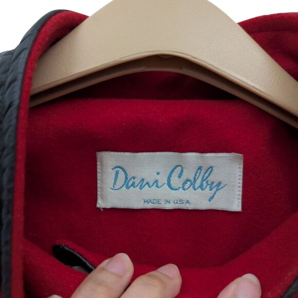 Vintage Dani Colby 80% Wool Blend Cape Coat With Black Genuine Red Leather Trim - Picture 2 of 10